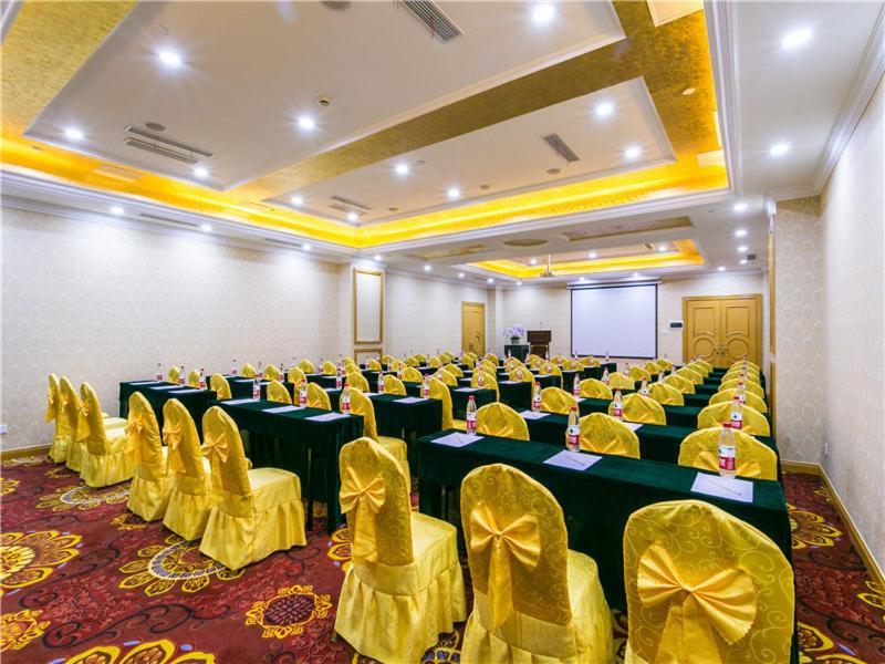Vienna International Hotel Shanghai Pudong New International Exbition Central Екстериор снимка