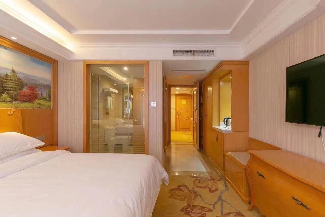 Vienna International Hotel Shanghai Pudong New International Exbition Central Екстериор снимка