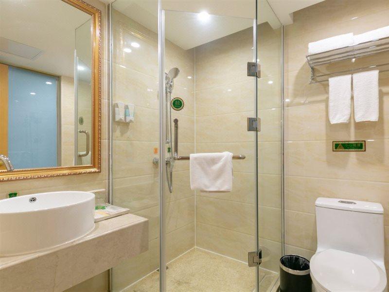 Vienna International Hotel Shanghai Pudong New International Exbition Central Екстериор снимка